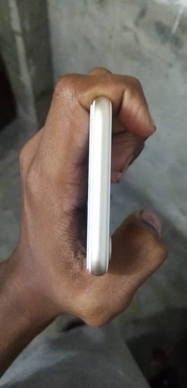 IPhone 7 Non Pta 128 gb 10/10 Condition 4