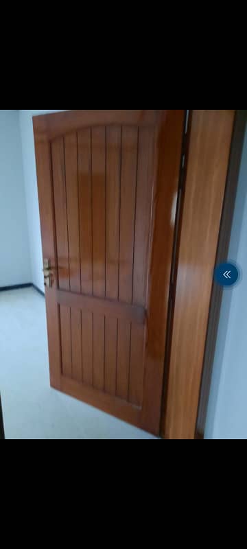 HOUSE AVAILABLE FOR SALE IN BANIGALA 8