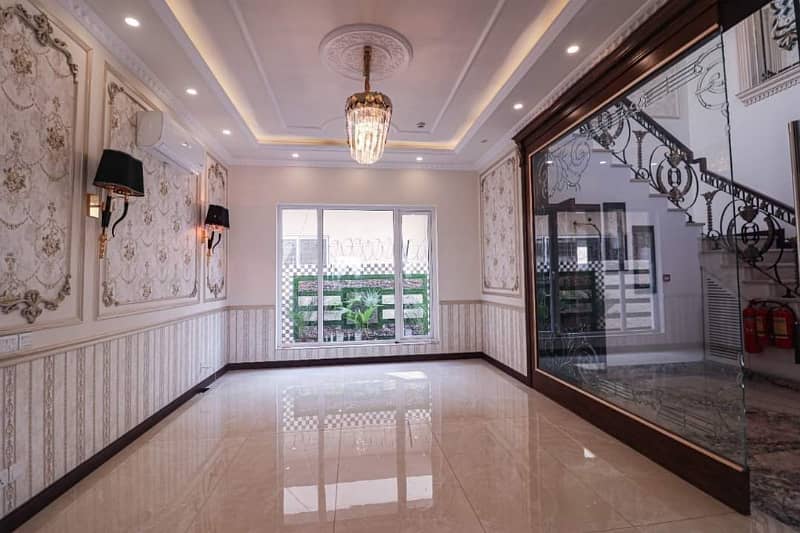 01 Kanal Slightly Used Well Maintained Like Brand New Most Elegant Bungalow For Sale In DHA Phase-5 Near To Park 20