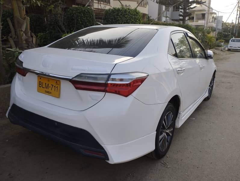 Toyota Corolla Altis Grande 2018 12