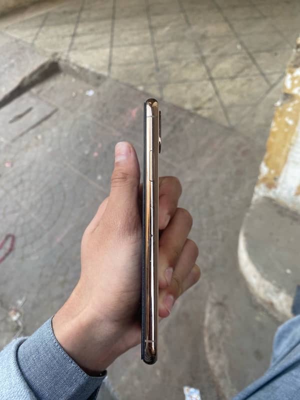 IPhone XS pta approved 3