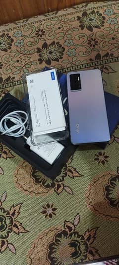 vivo v23e 8+256 with box charge