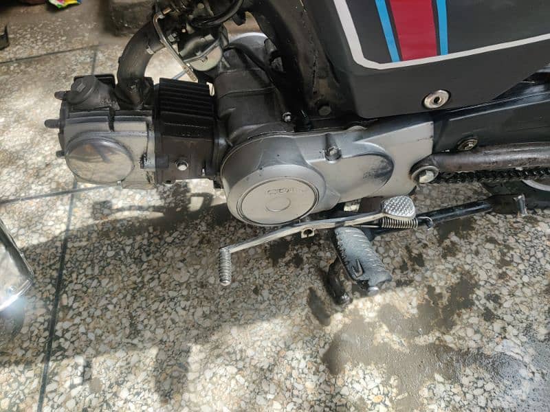 good condition koi awaz nhi with original docment all ok bike enginepk 1