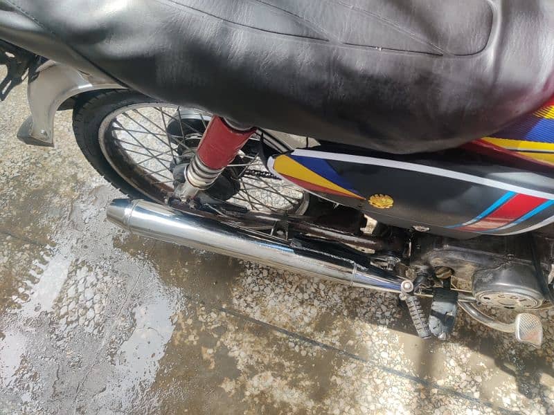 good condition koi awaz nhi with original docment all ok bike enginepk 4