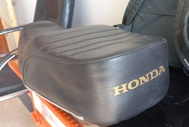 honda 125 Bike Seat 1