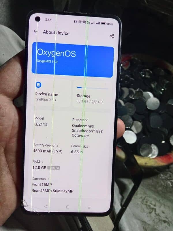 oneplus 9 5g . 12 ram 256 memory screen mein line hai 10