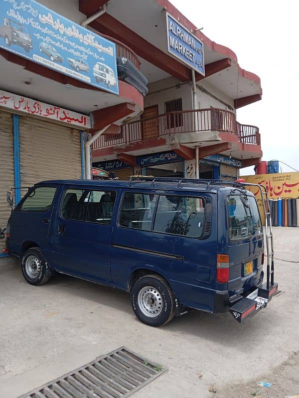 Toyota Hiace 6