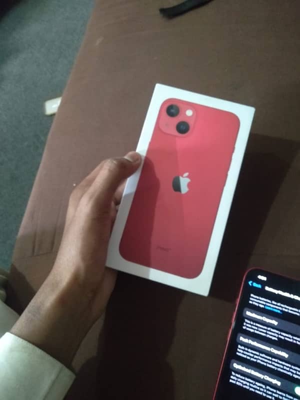 iPhone 13 128 Hn jv box Wala he 5