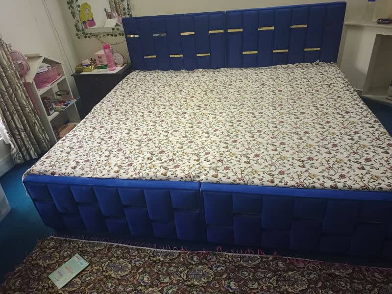 Single beds slightly used 7