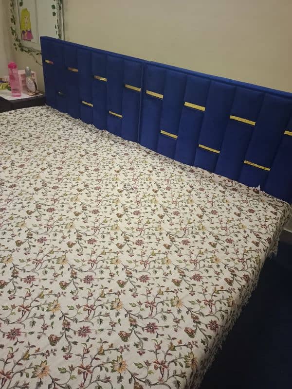 Single beds slightly used 9