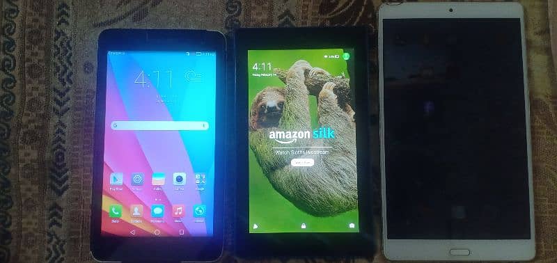 3 Tablet hain aur Kuch mobile hain. sab jaiz Keemat me de Raha hun 2