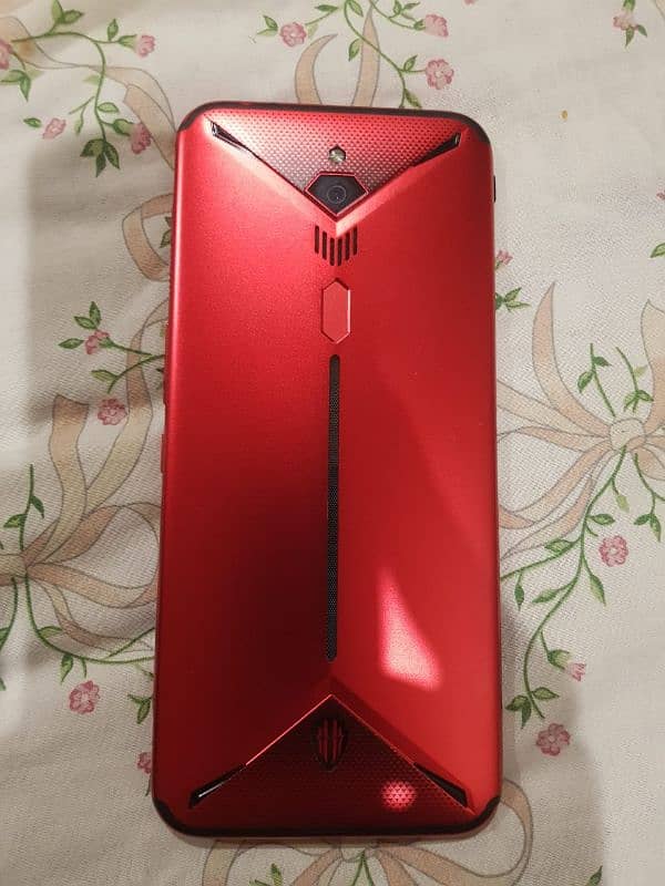 Red magic 3. Gaming Phone 8/128 (90 fps) 6