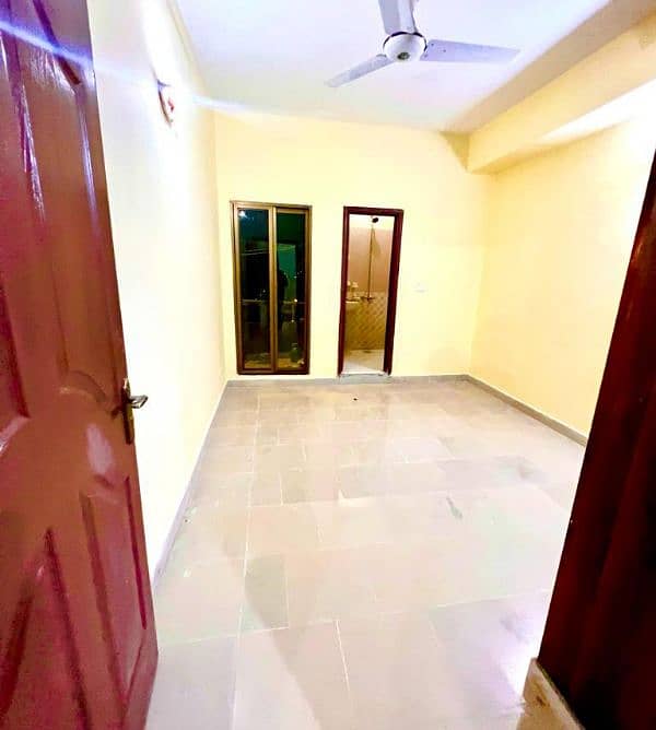 2 BED FLAT FOR SALE IN F-17 ISLAMABAD. 4