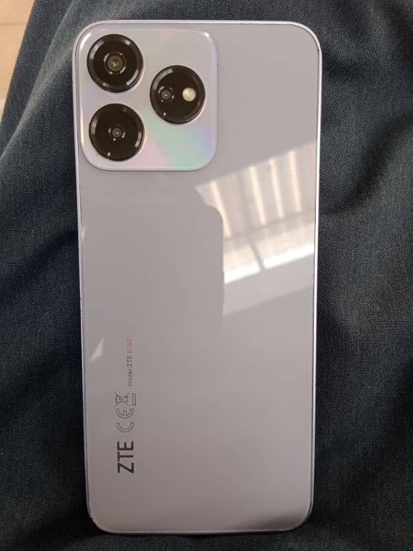 ZTE V50 8/256gb 3