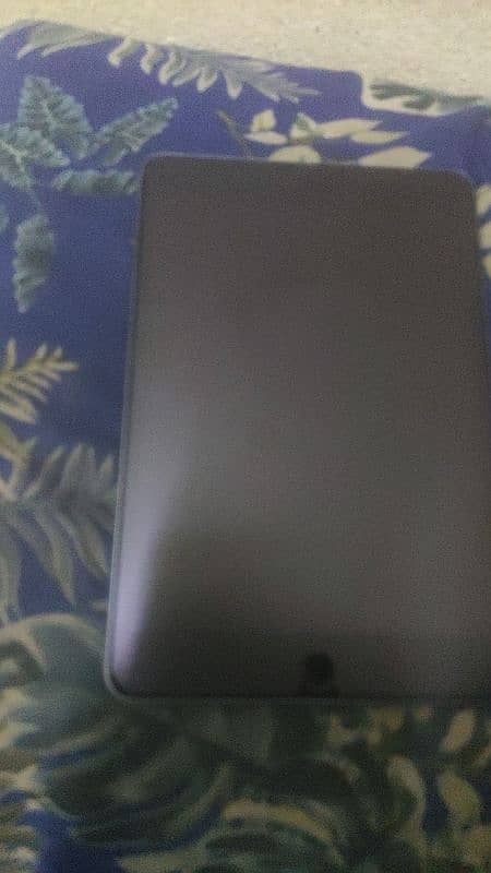 I pad mini5 64 GB only I pad whatsup . 0343.9468. 124 1