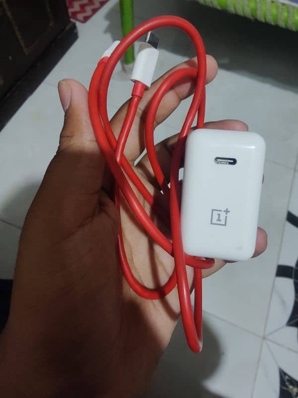 one plus 9 r with original charger 3