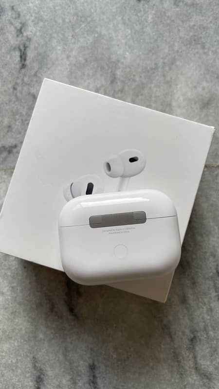 Apple AirPods Pro 2 (2nd Generation) 1