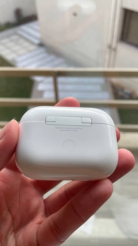 Apple AirPods Pro 2 (2nd Generation) 3