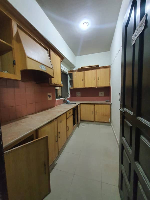 Three bed apartment available for rent in E-11/3 Islamabad 4