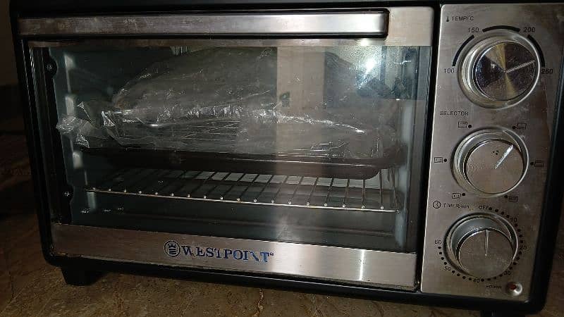 Deluxe Protesserie Oven (WF-4200RKF) - Bakes, Toasts, and Grills 0