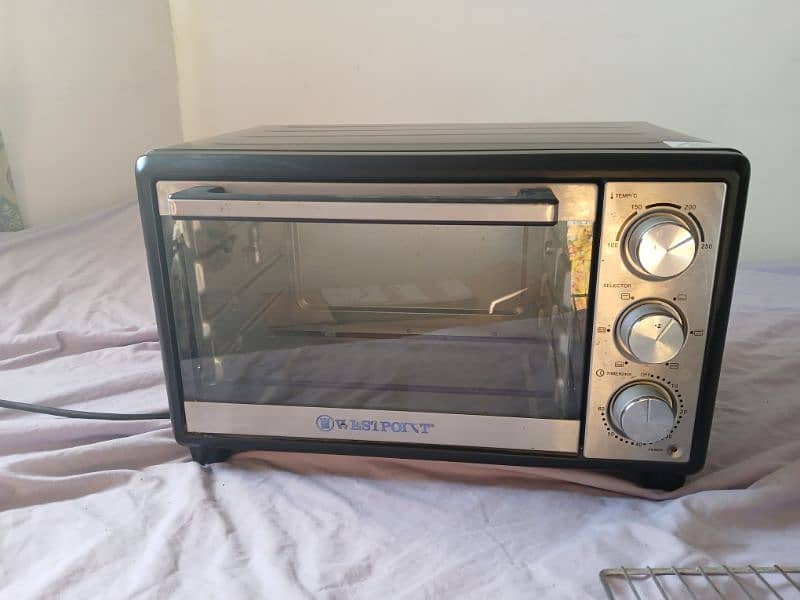 Deluxe Protesserie Oven (WF-4200RKF) - Bakes, Toasts, and Grills 4