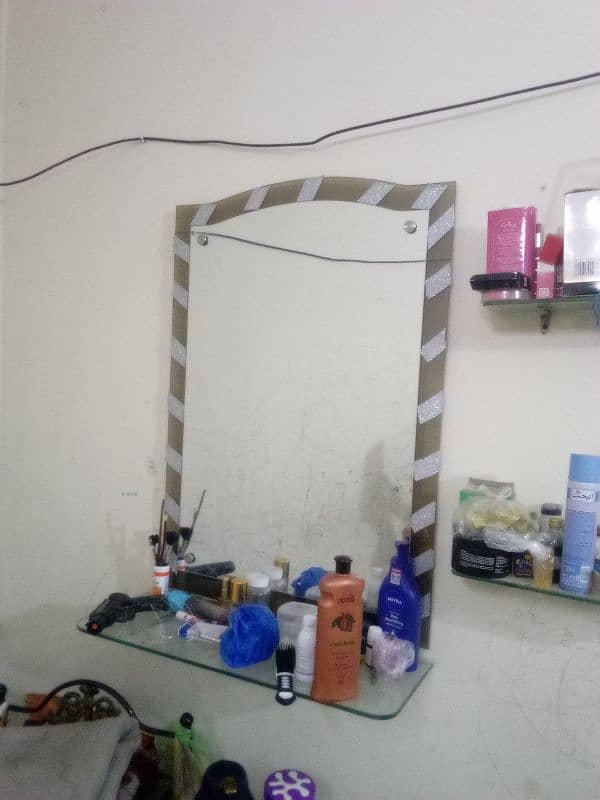 Beauty parlour Mirror 3