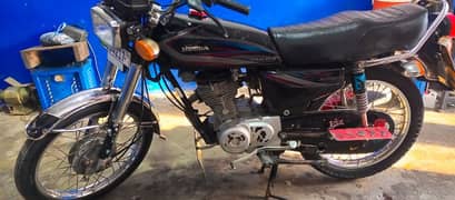 black color Honda 125 everything ok contact me