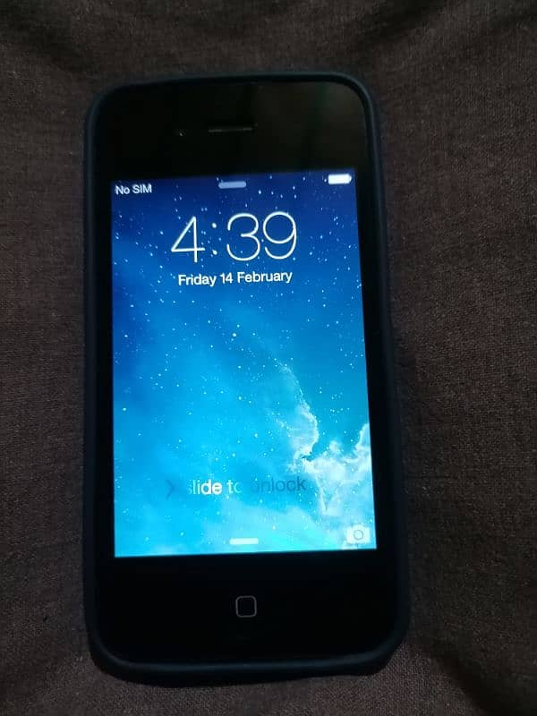 I am seeling I phone 4s non pta in very good condition 1