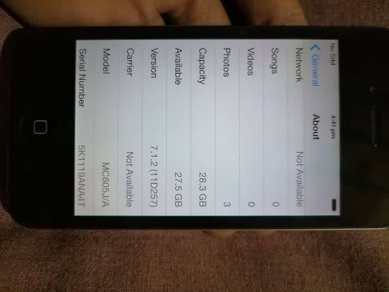 I am seeling I phone 4s non pta in very good condition 8