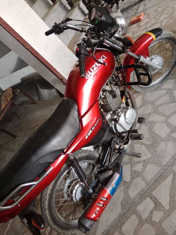 Suzuki gd110 all ok ha bas piston Ki thori C awaaz ha 1