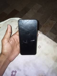 URGENT SALE REALMI C2 GLASS CRACK SAT AND BOX