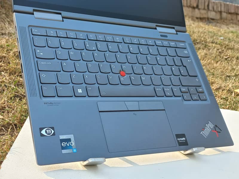 lenovo x1 carbon Gen 10 core i5 12th gen | Touch 360 | 10/10 like new 6