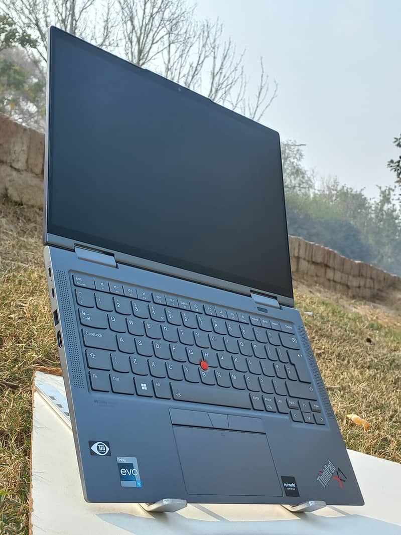 lenovo x1 carbon Gen 10 core i5 12th gen | Touch 360 | 10/10 like new 8