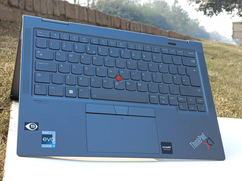 lenovo x1 carbon Gen 10 core i5 12th gen | Touch 360 | 10/10 like new 7