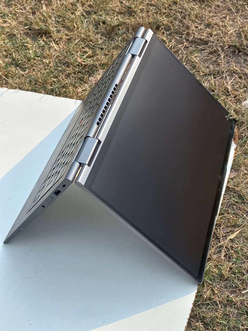 lenovo x1 carbon Gen 10 core i5 12th gen | Touch 360 | 10/10 like new 15