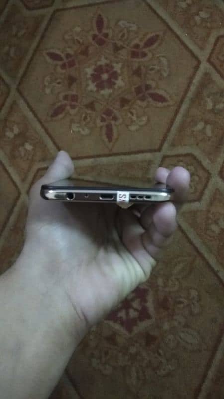 10 by 10 Condition oppo F11 in well and good condition 1