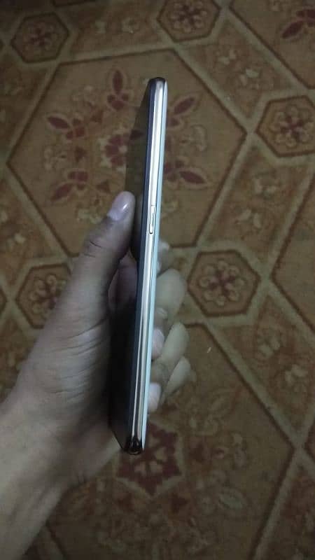 10 by 10 Condition oppo F11 in well and good condition 5