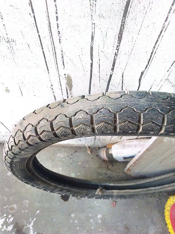 125 tyre hai oky condition me 1