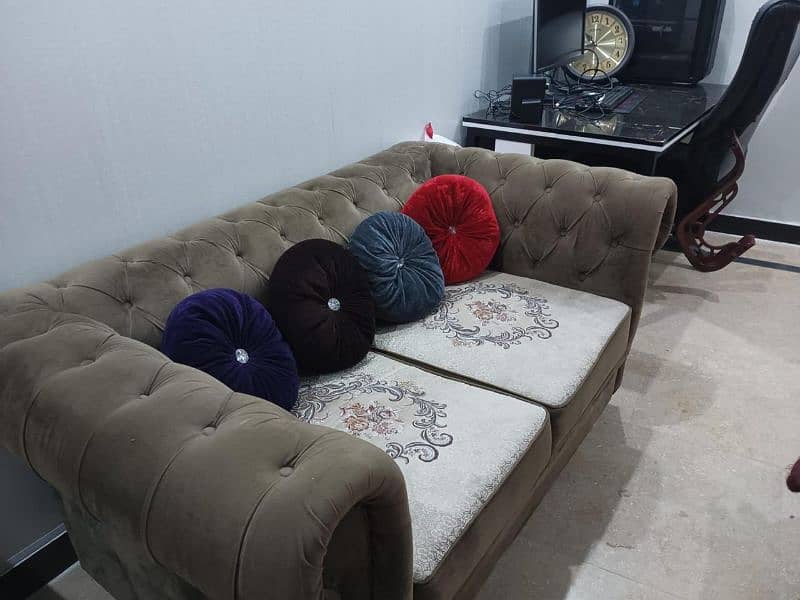 sofa in good condition 1