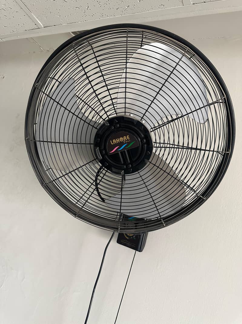 4 Bracket Fan for sale - Like New 2