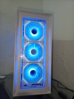 White Gaming PC