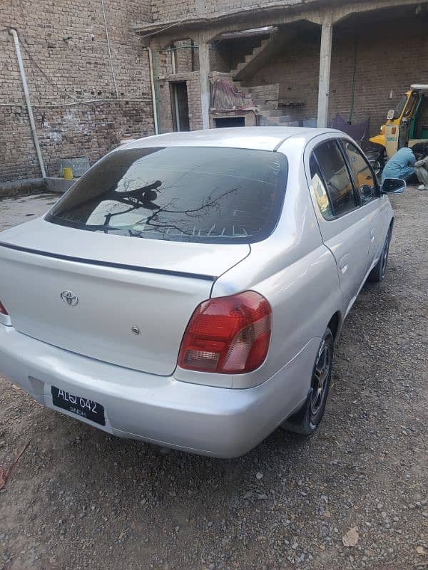 Toyota Platz 2001 3