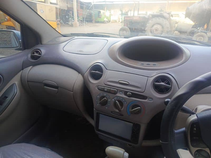 Toyota Platz 2001 9