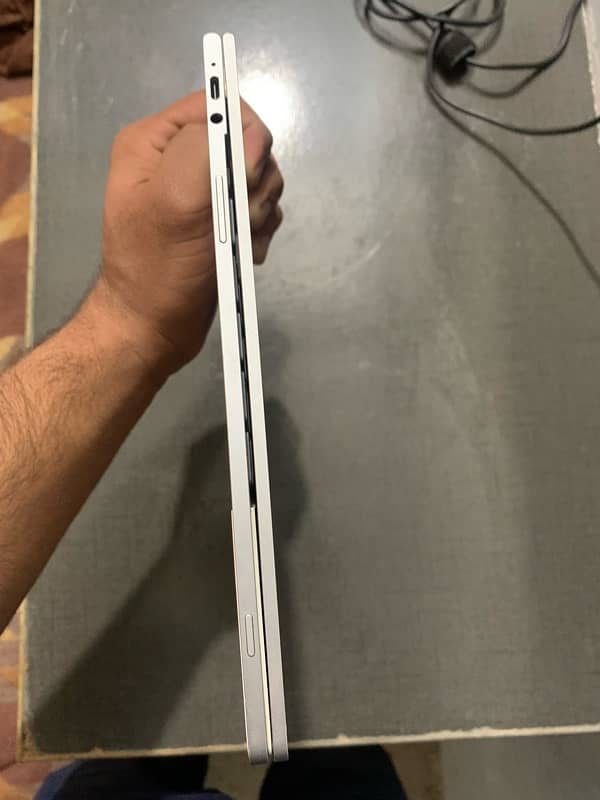 Google Pixelbook ( 8/256 GB ) ( core i5 7th gen ) 7