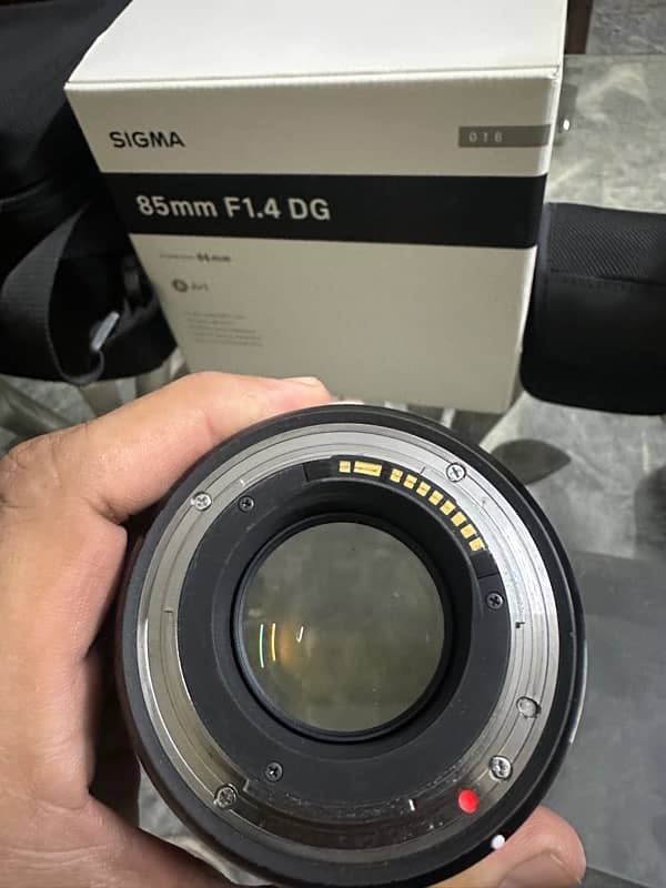 sigma 85mm 1.4 9/10 no open 1