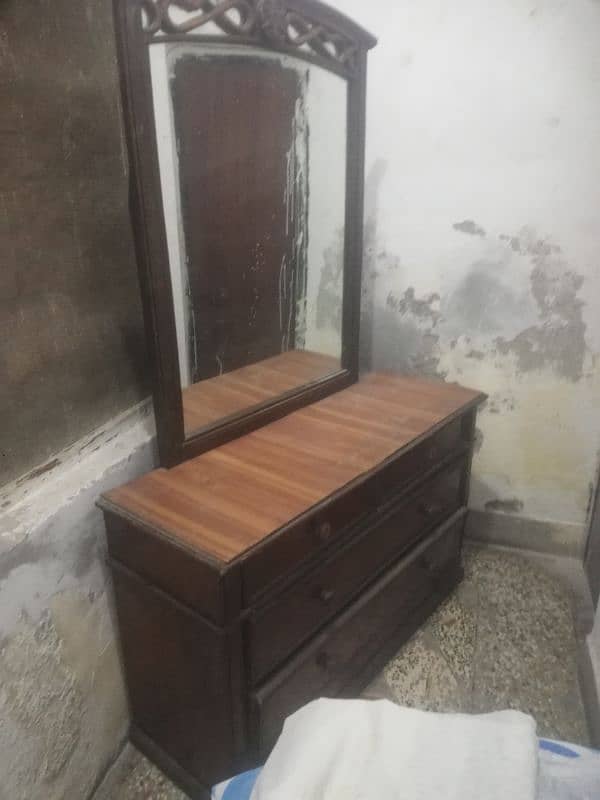 dressing table 0