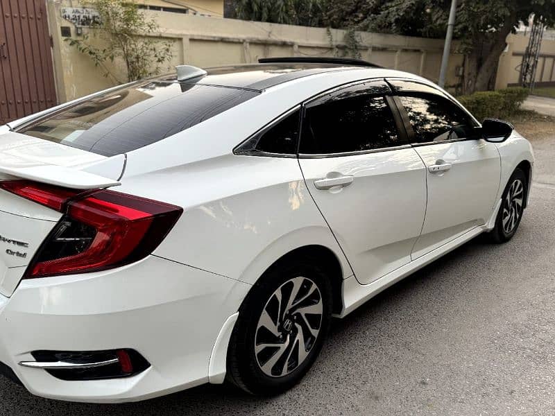 Honda Civic Oriel 2018 3