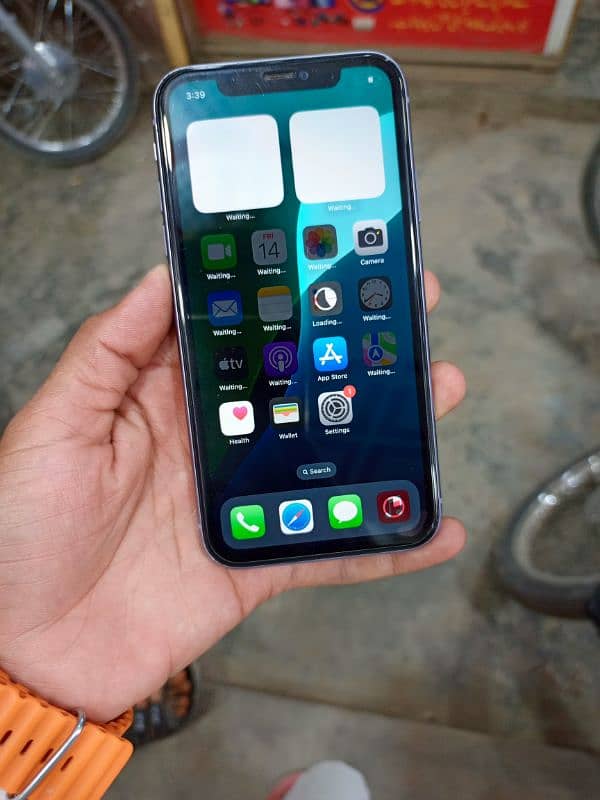 iPhone 11 64Gb Health 79% urgent sale 3