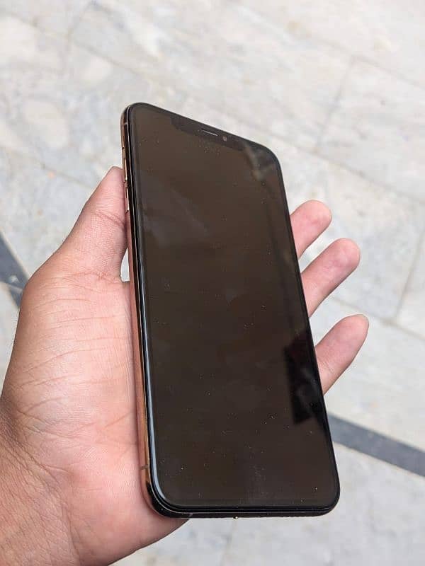 iPhone xs max urgent sale 5