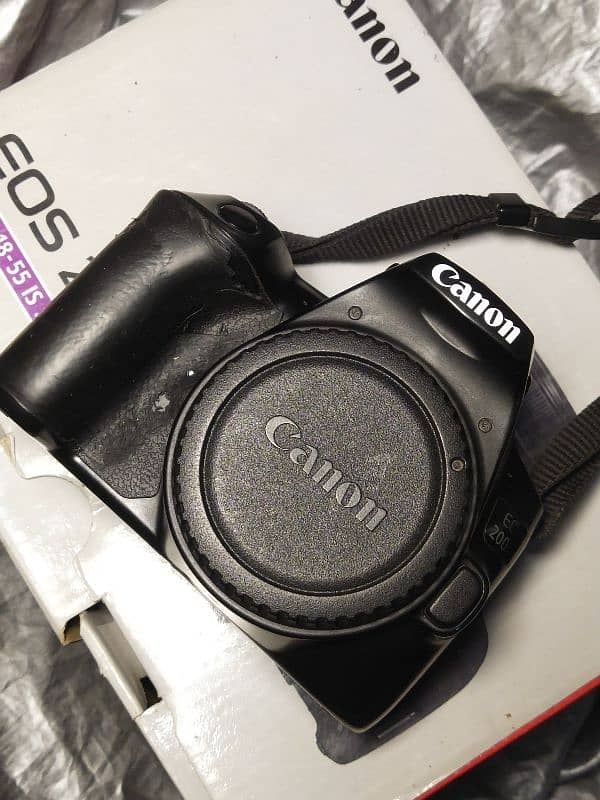 Canon eos 200D II With Sigma lens 17.50 4